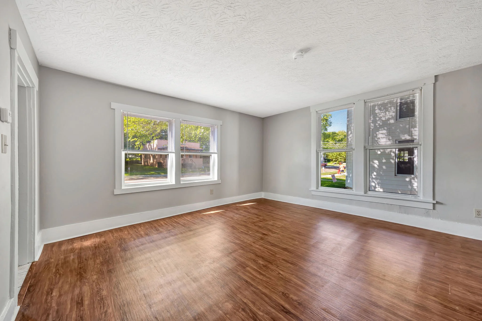 11c_108WVine Living Room.jpg