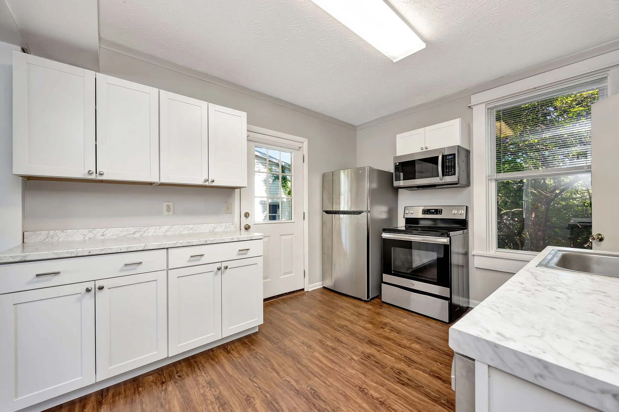 12a_106108 W Vine Kitchen.jpg