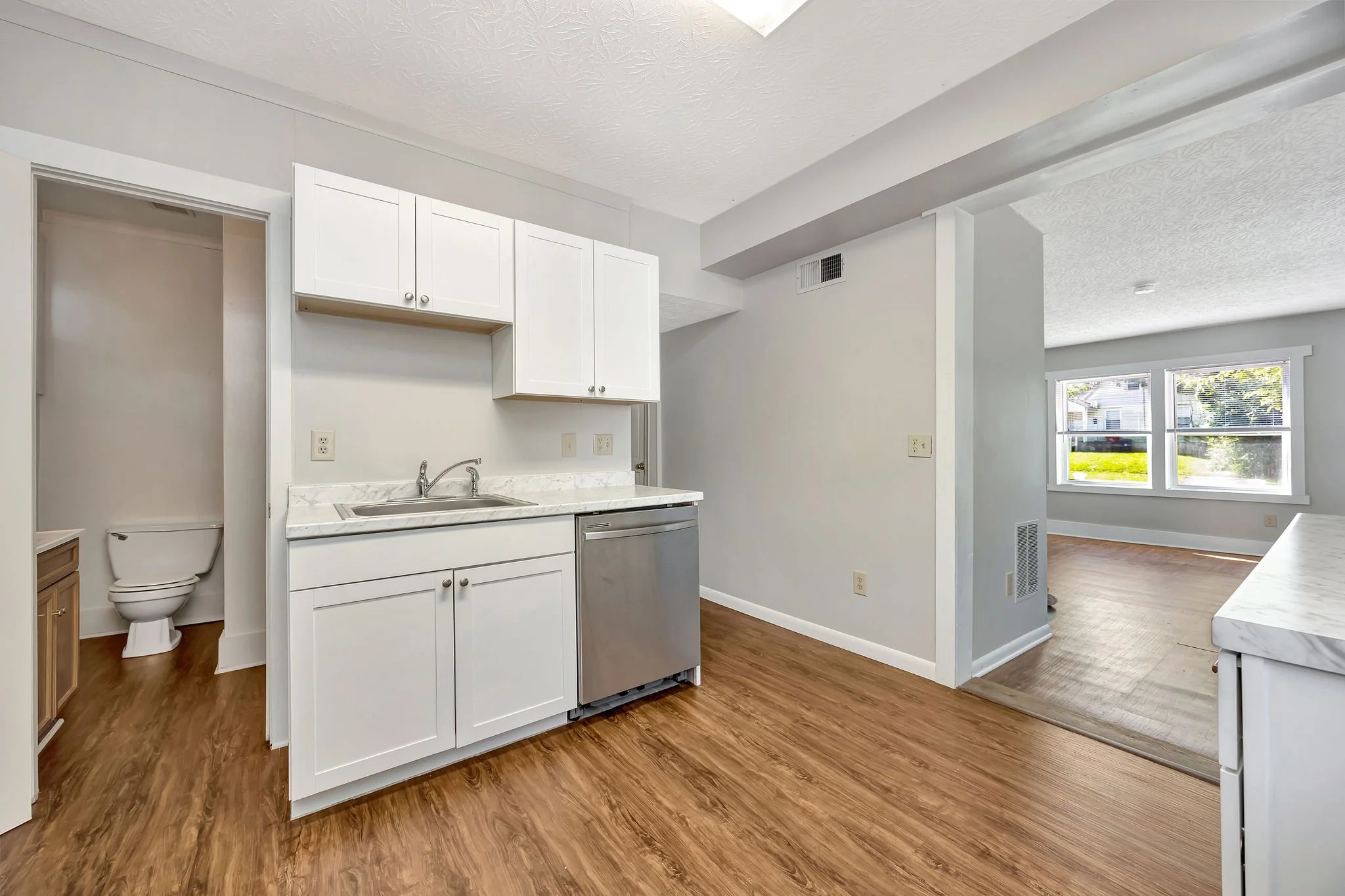 12b_106108 W Vine Kitchen.jpg