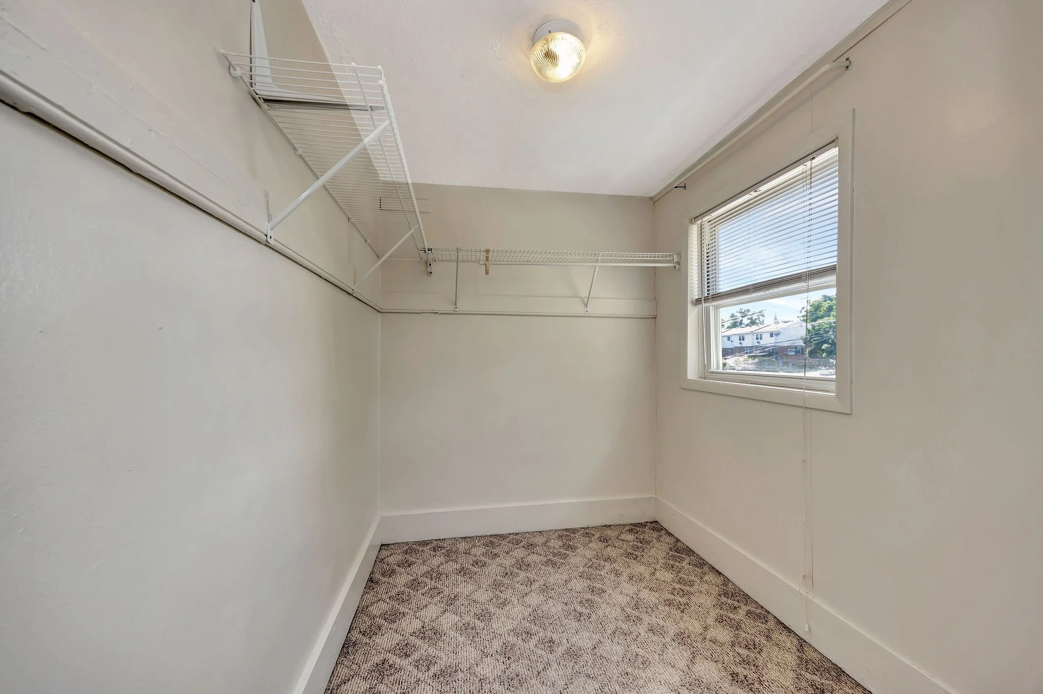 13c_106108 W Vine Closet.jpg
