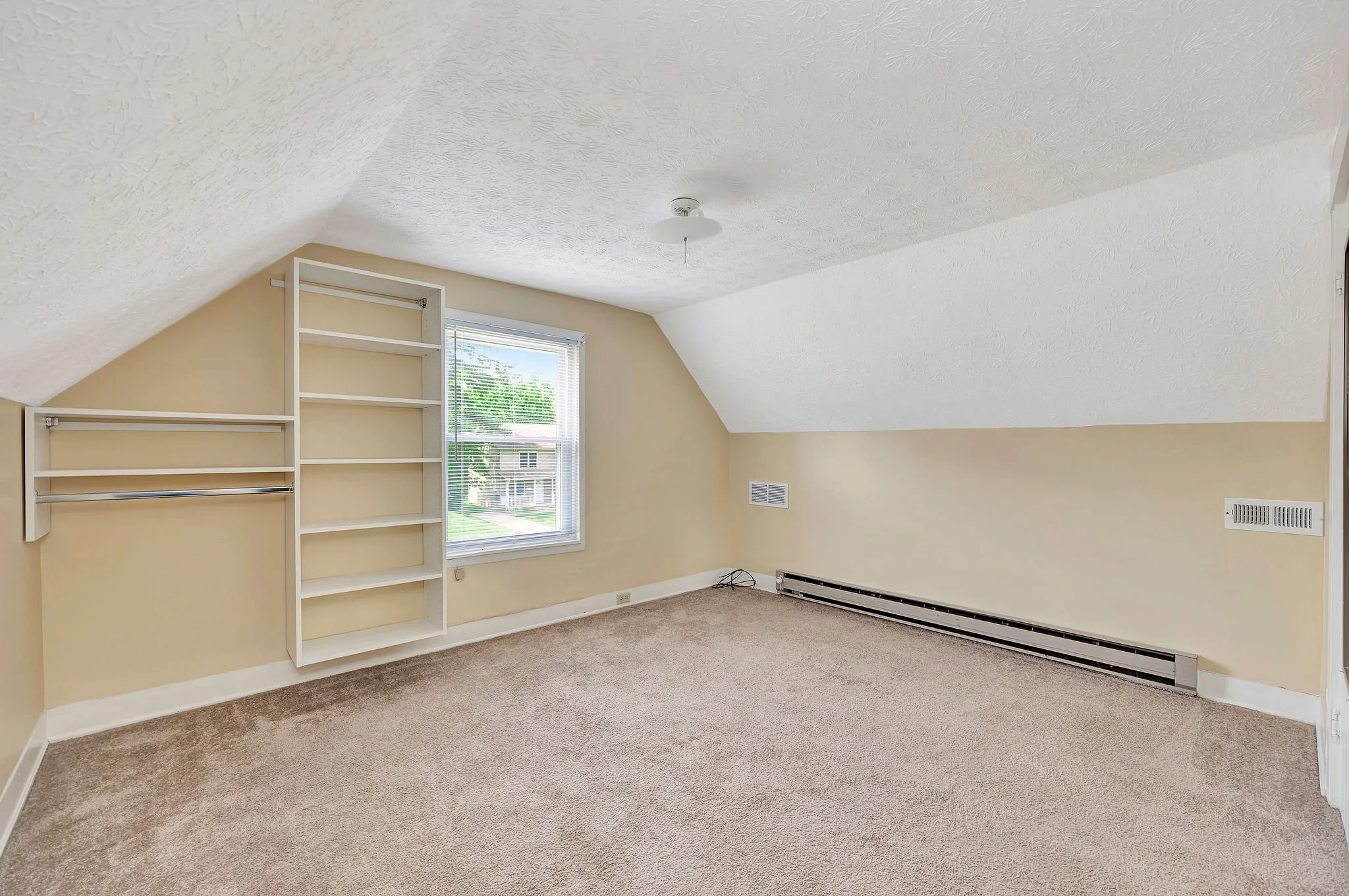 4a_130WVineBedroom.jpg