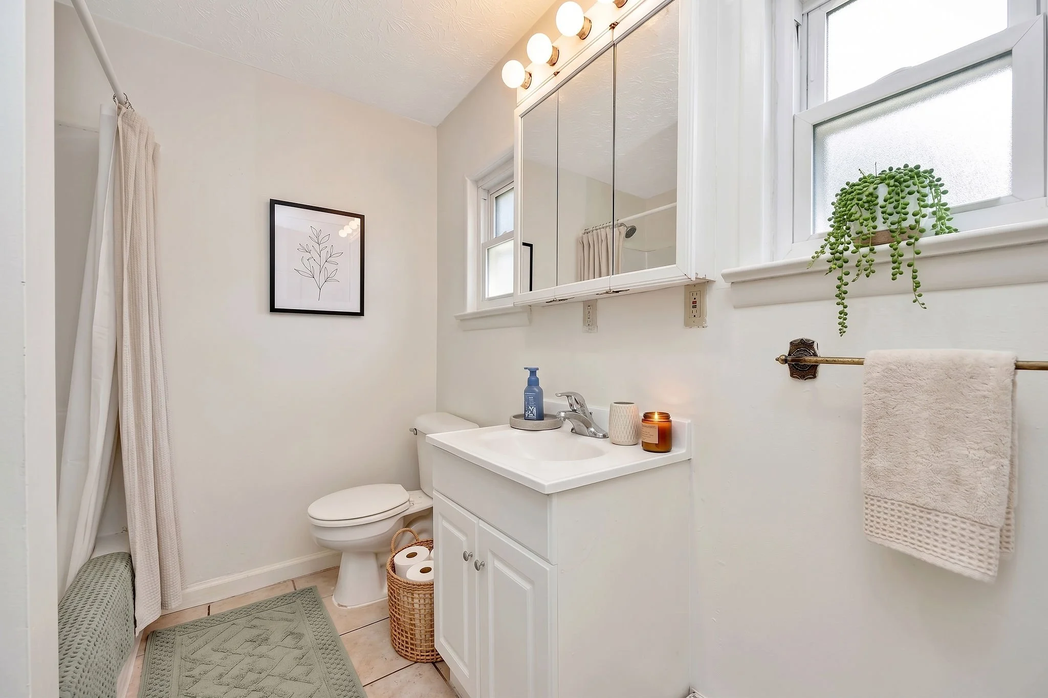 9_130 W Vine Bathroom.jpg