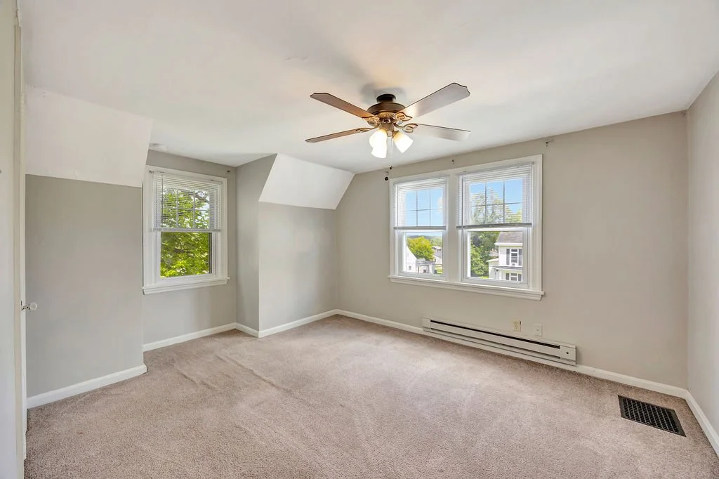 10a_28EVineBedroom.jpg