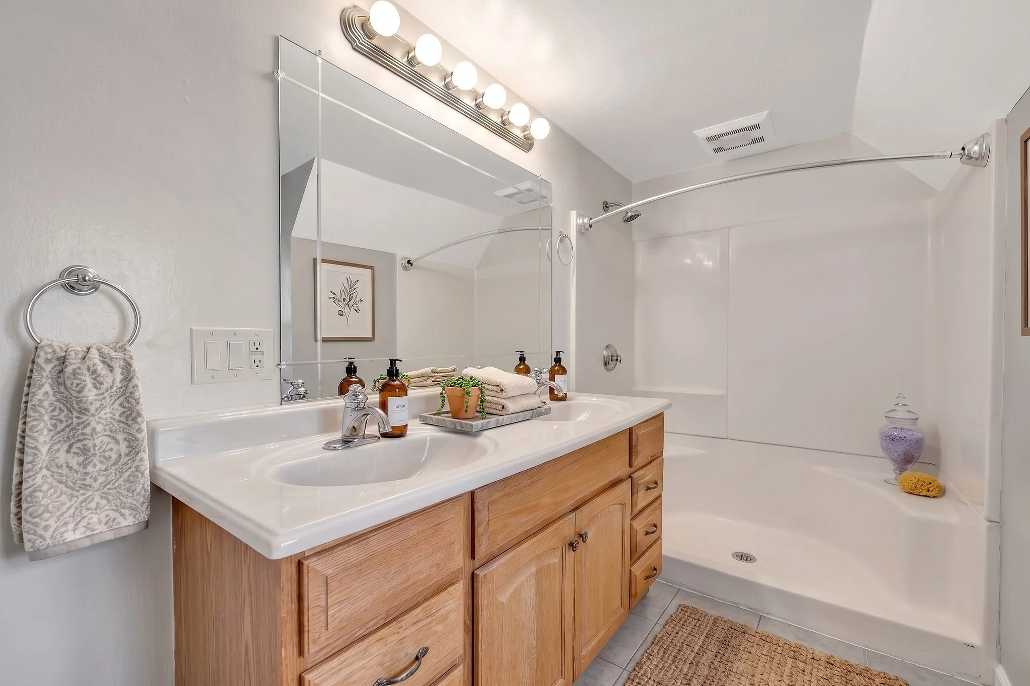 11_28 E Vine Bathroom.jpg