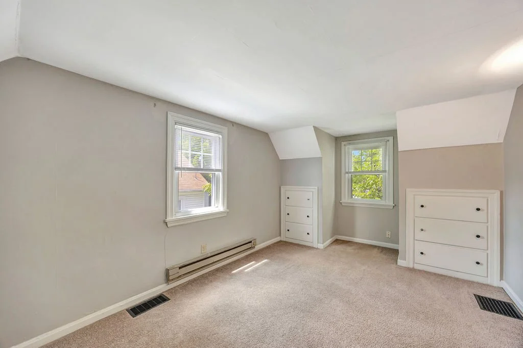 12c_28EVineBedroom.jpg