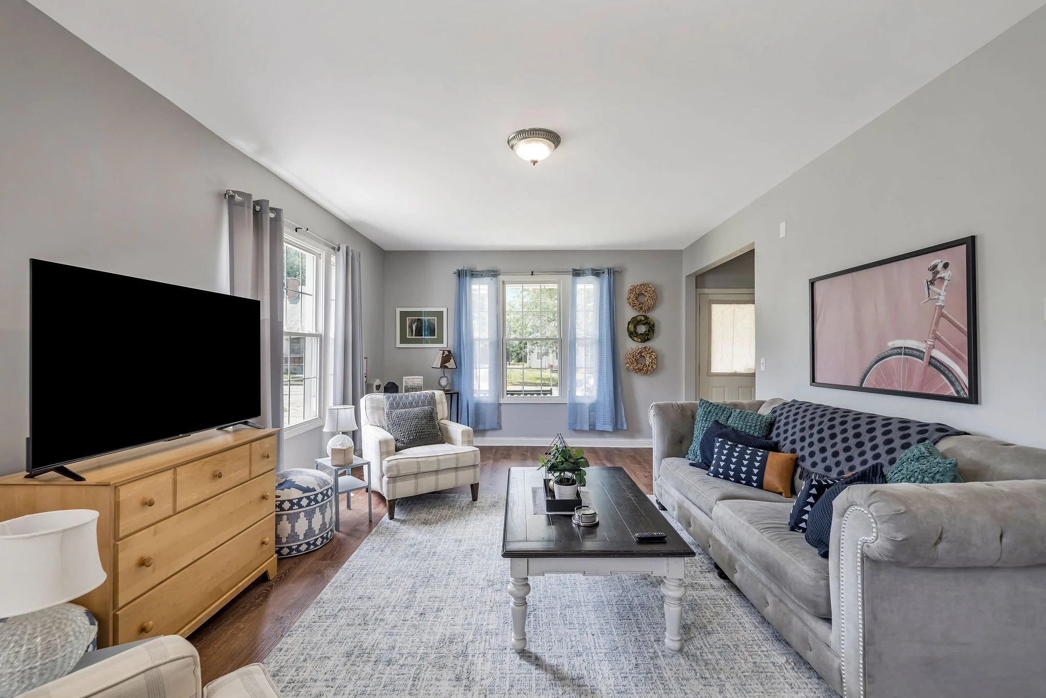 2a_113 N Elm Living Room.JPG