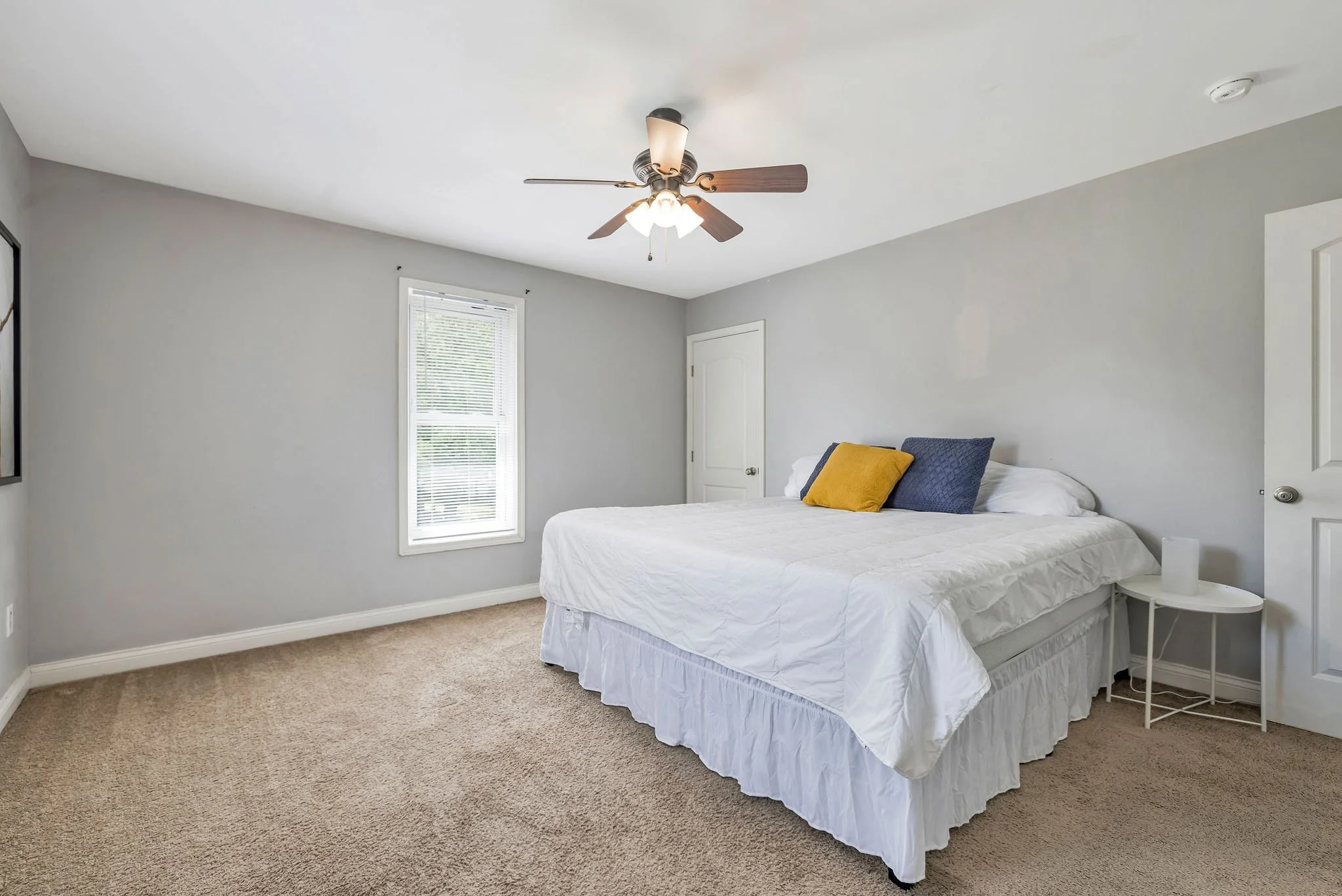 5_113 N Elm Bedroom (2).JPG