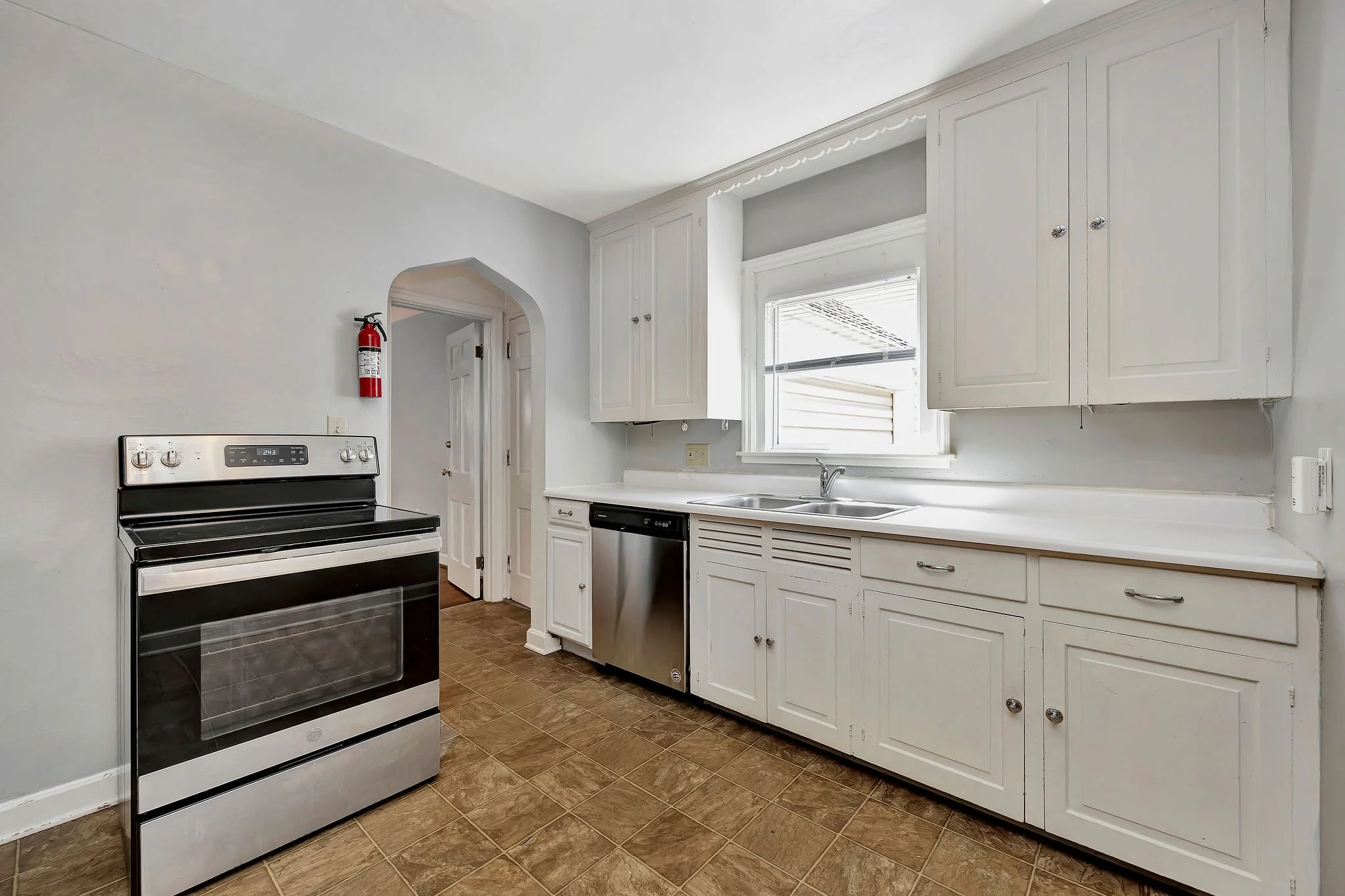 3a_113WCollins Kitchen.jpg