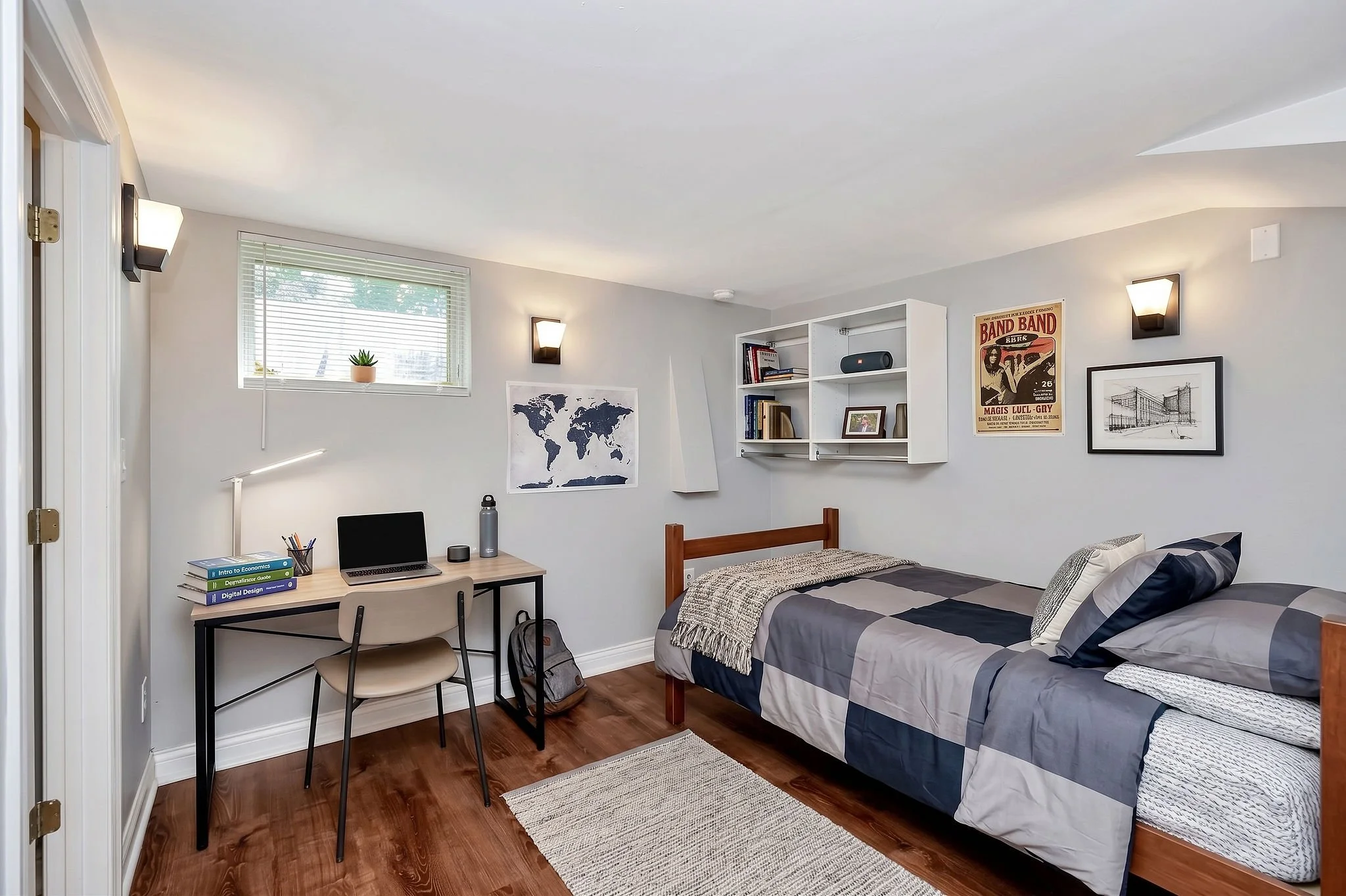 11_113 W Collins Bedroom.jpg