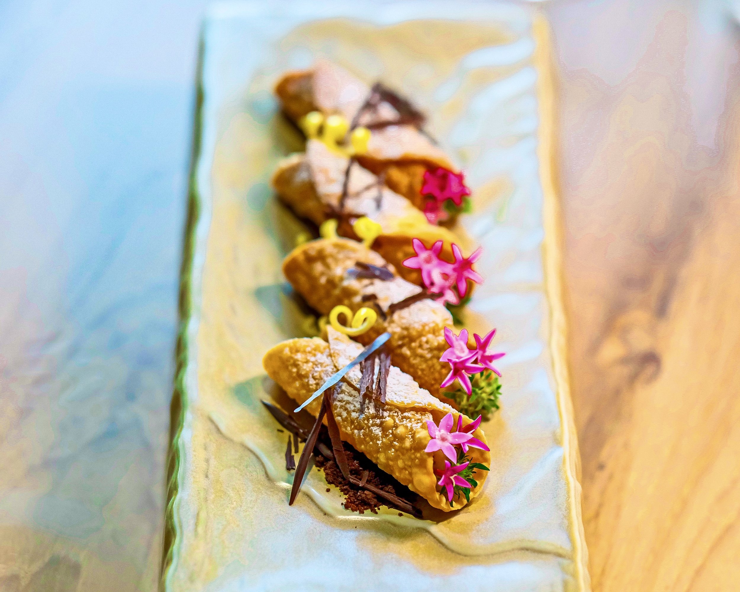CANNOLI.jpg