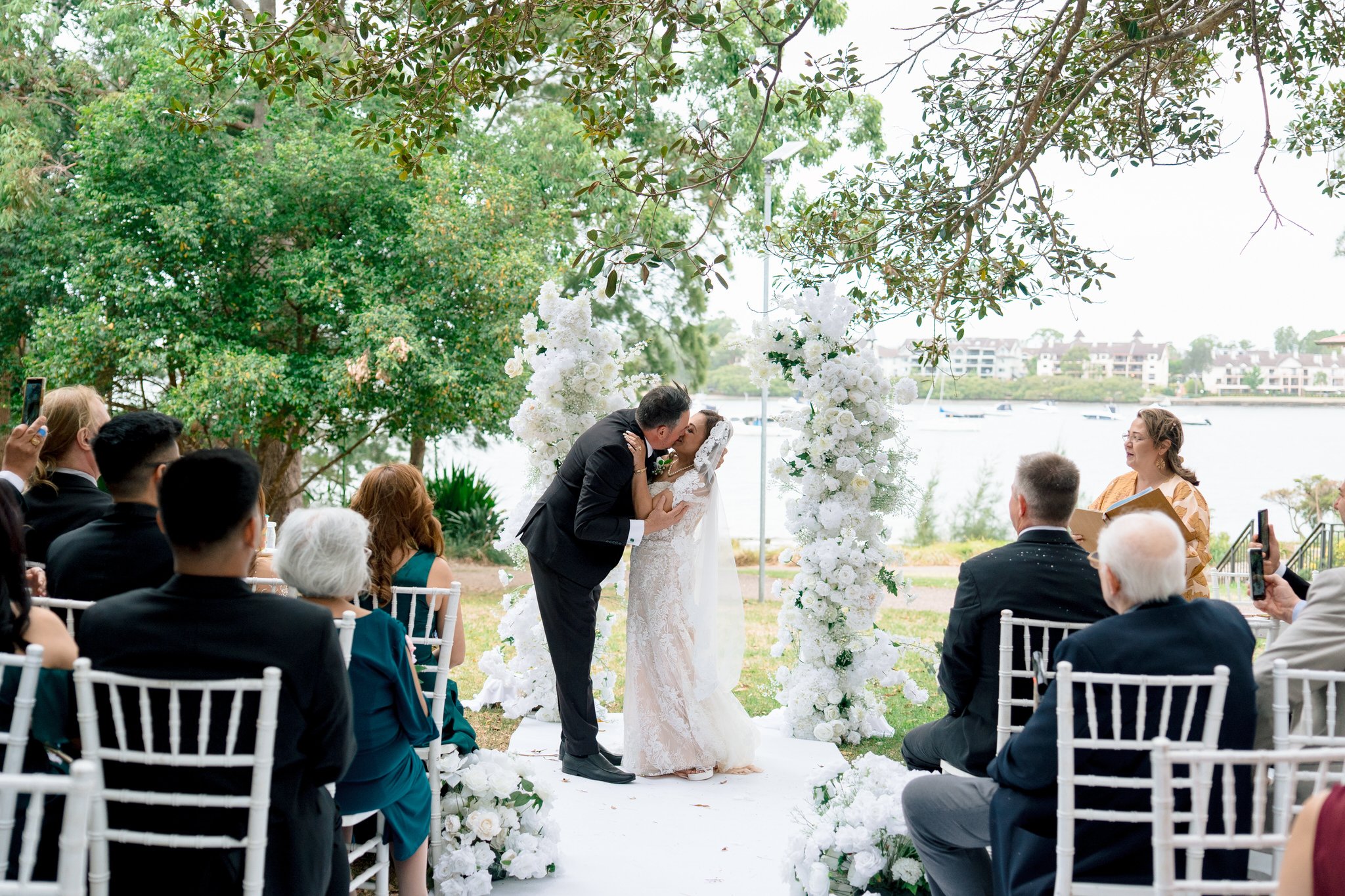 First kiss at Angelo’s Cabarita wedding ceremony