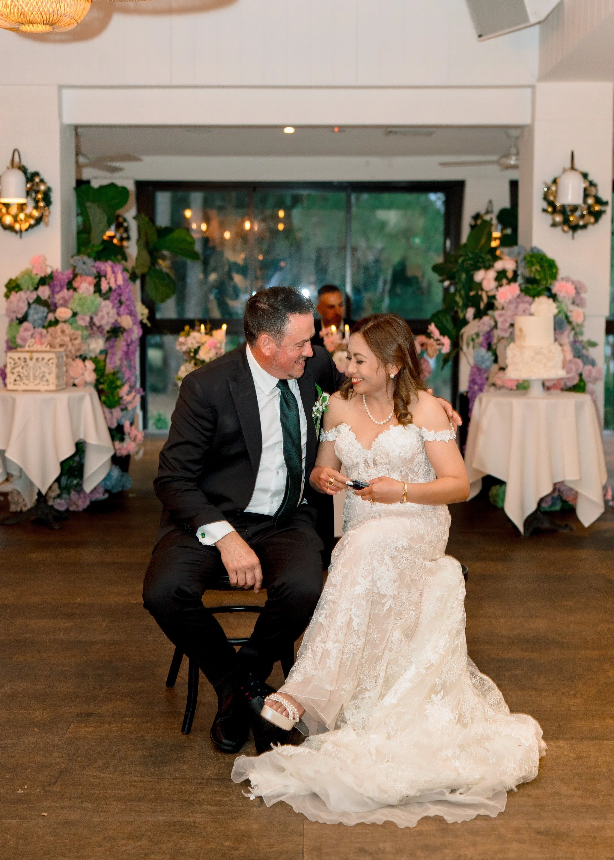 Angelo’s Cabarita wedding reception couple moment