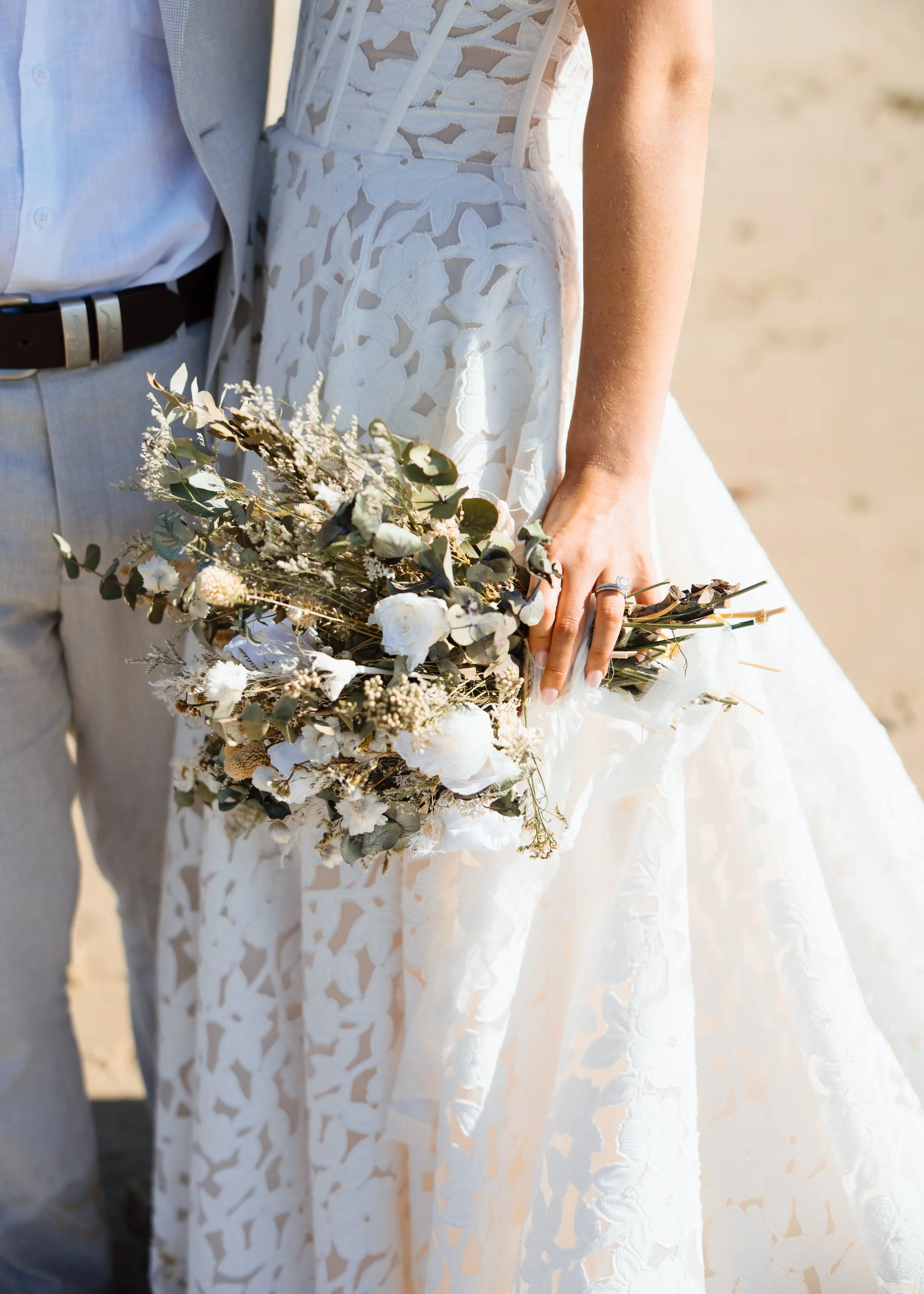 caves-beach-wedding-bouquet-detail