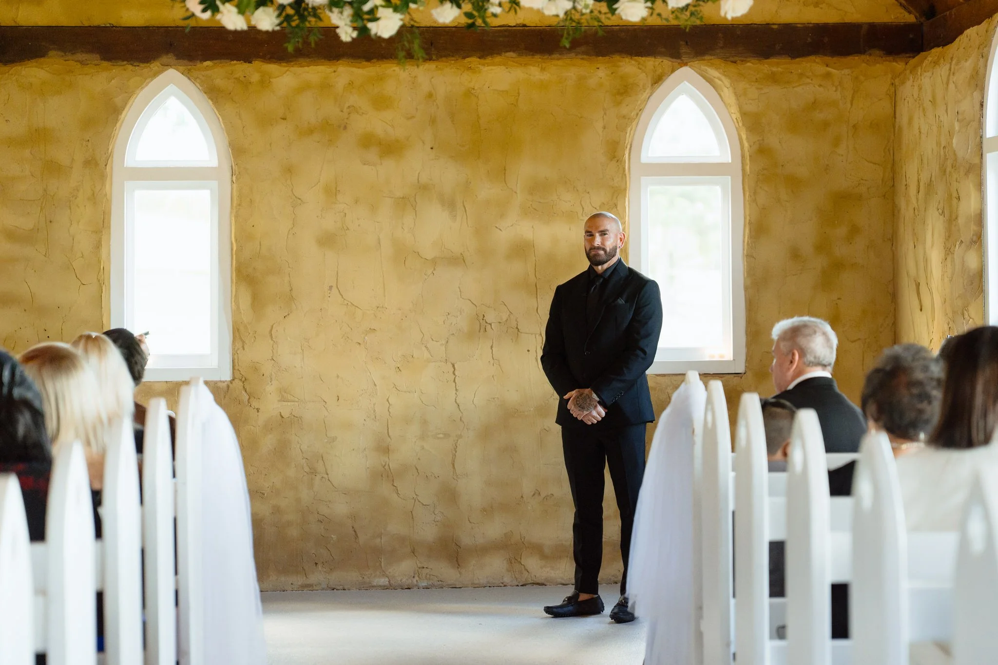 peppers-creek-chapel-groom-waiting