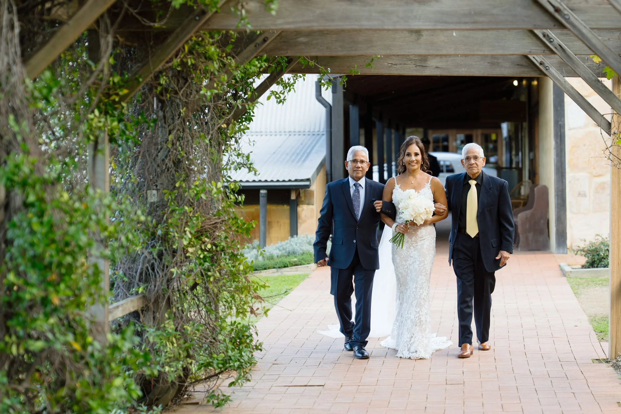 peppers-creek-chapel-bride-entrance