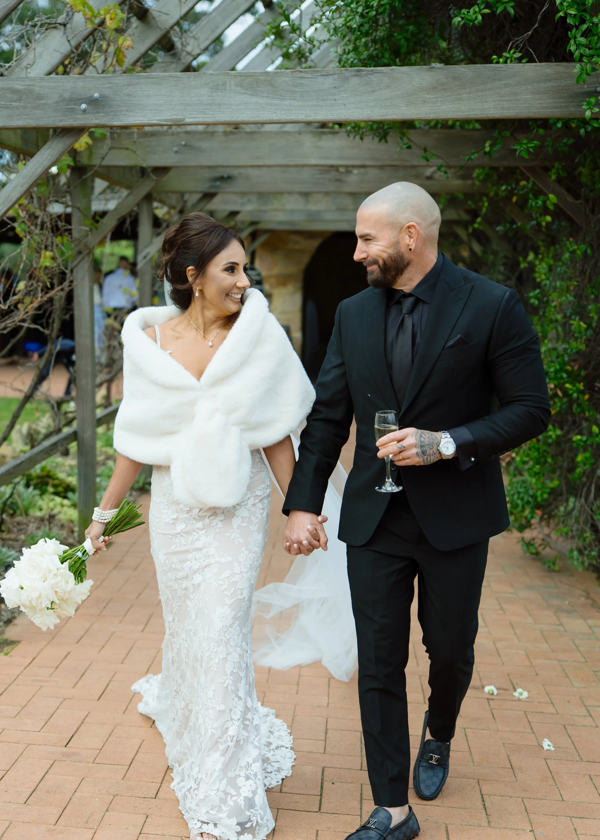 peppers-creek-pergola-walkway-wedding