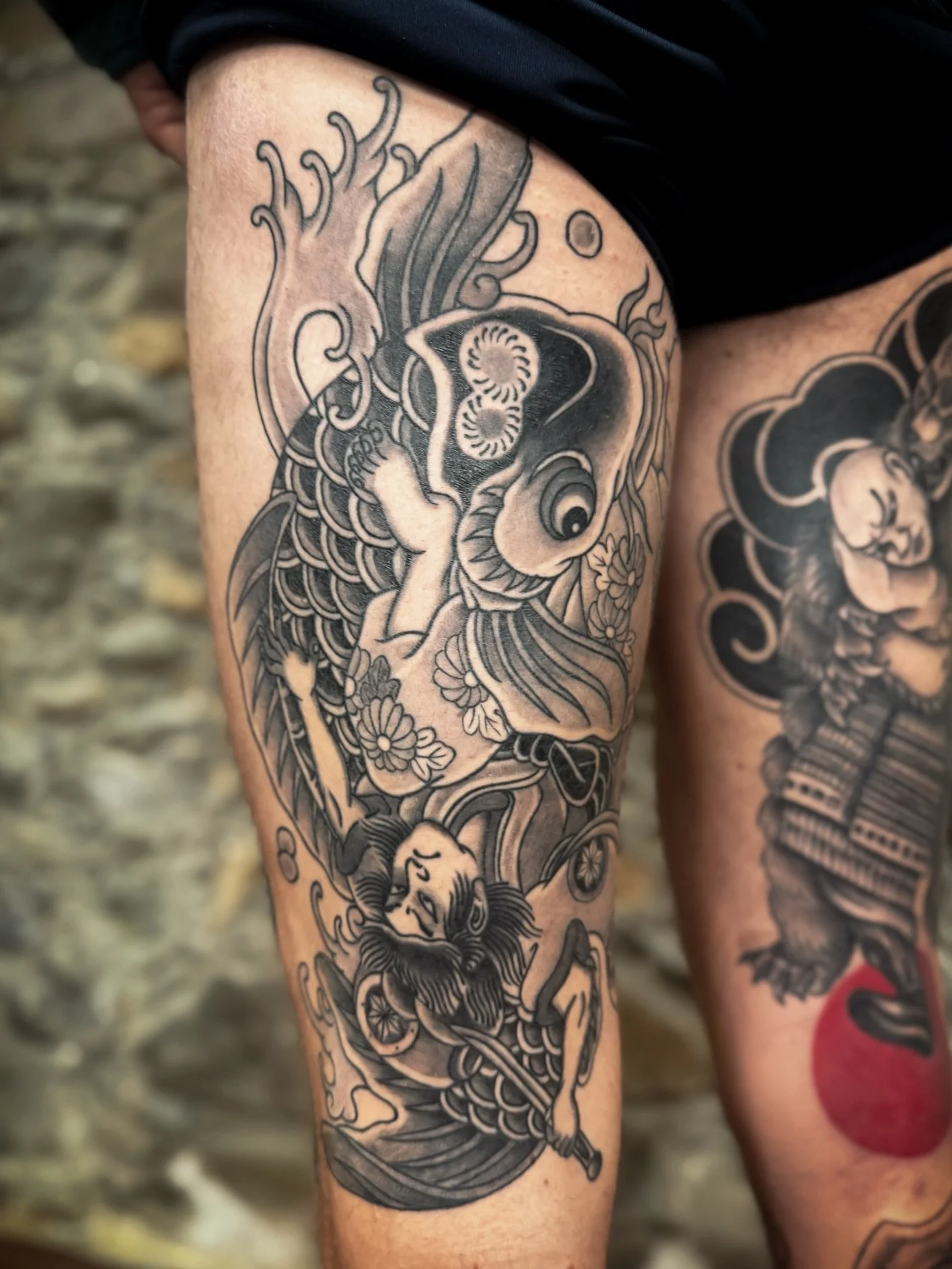Koi fish for Felix, thank you for your trust and traveling, always a pleasure to have you around!

Tattoo by @elias.samuel.artist 

For appointments and information just visit

www.goldenhearts-tattoo.de
&mdash;&mdash;&mdash;&mdash;&mdash;&mdash;&mda