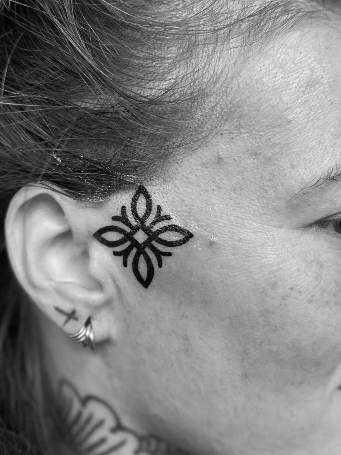 Ornament for @anneleela 
Thank you for your Trust 💛
Tattooed by @annicannellonie 

www.goldenhearts-tattoo.de

#ornamentaltattoo #ornamental #boldtattoo #finelinetattoo #facetattoo #traditionaltattoo
#abstracrtattoo #blackworktattoo #blackworkers #m