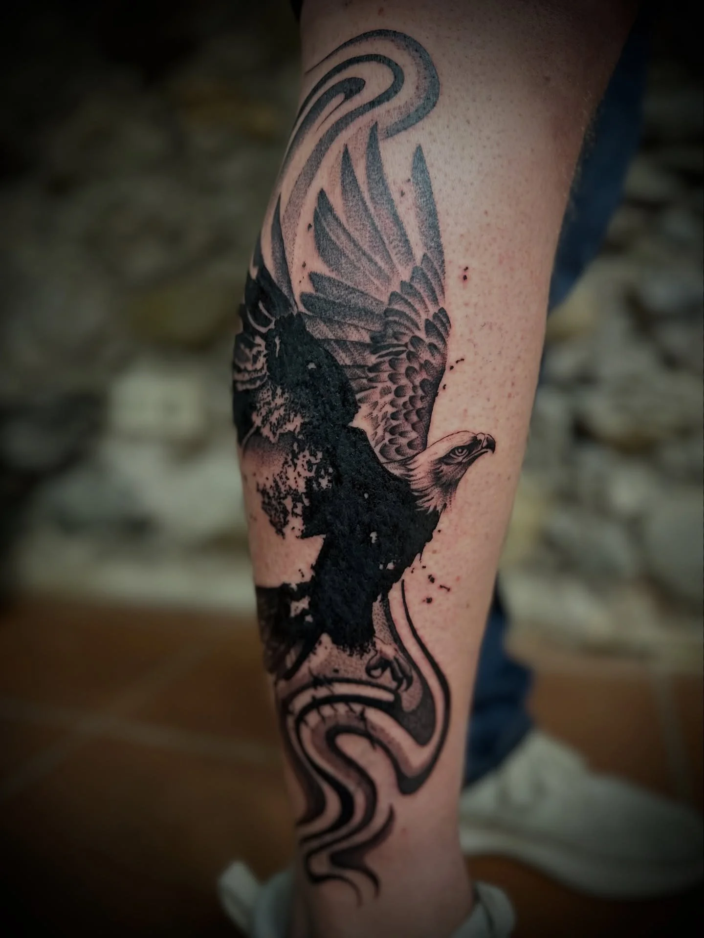 Abstract eagle cover up 
Thank you @dominikfi86 💛

Tattooed by @annicannellonie 

#abstracttattoo #blackworktattoo #realismtattoo #coverups #ravensburgtattoo