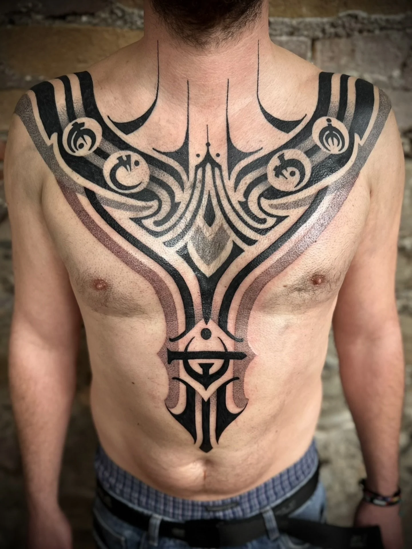 Thank you @oliver.thrun 
Tattoo done by @annicannellonie 

www.goldenhearts-Tattoo.de

#abstracttattoo #blackworktattoo #finelinetattoo #goldenheartstattoo #ravensburgtattoo