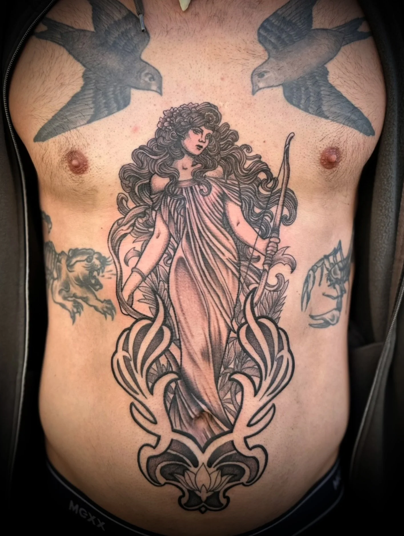 For Thomas thank you for your Trust💛
Tattoo done by @annicannellonie 

www.goldenhearts-Tattoo.de

#finelinetattoo #blackworktattoo #abstracttattoo #ravensburgtattoo #goldenheartstattoo