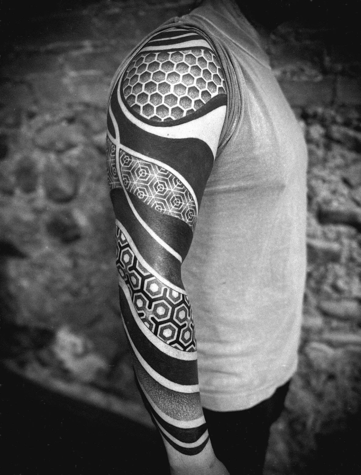 For @lukasforster58 
Thank you 💛
Tattooed by @annicannellonie 

www.goldenhearts-tattoo.de

#ravensburgtattoo #blackworktattoo #dotworktattoo #finelinetattoo #goldenheartstattoo