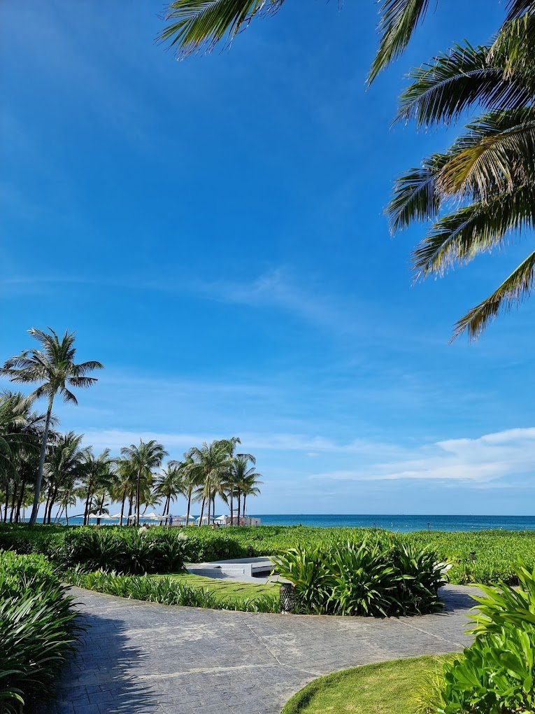 Intercon Phu Quoc beach panorama.jpg