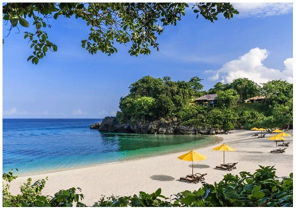 Banyugan beach shangri la boracay .jpg