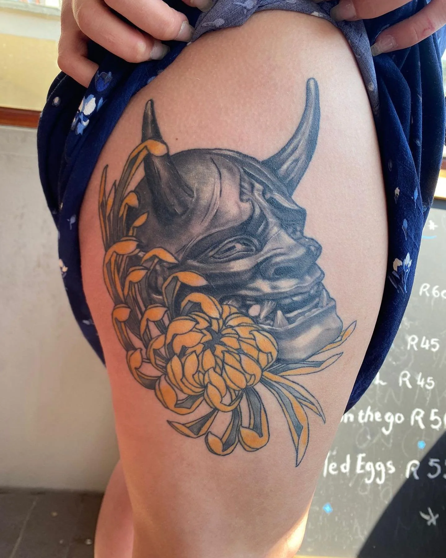 Healed photo  #oni #onimask #onimasktattoo #tattoo #ink #inked #blackandgrey #chrysanthemum #chrysanthemumtattoo #colourtattoo #thightattoo #healed