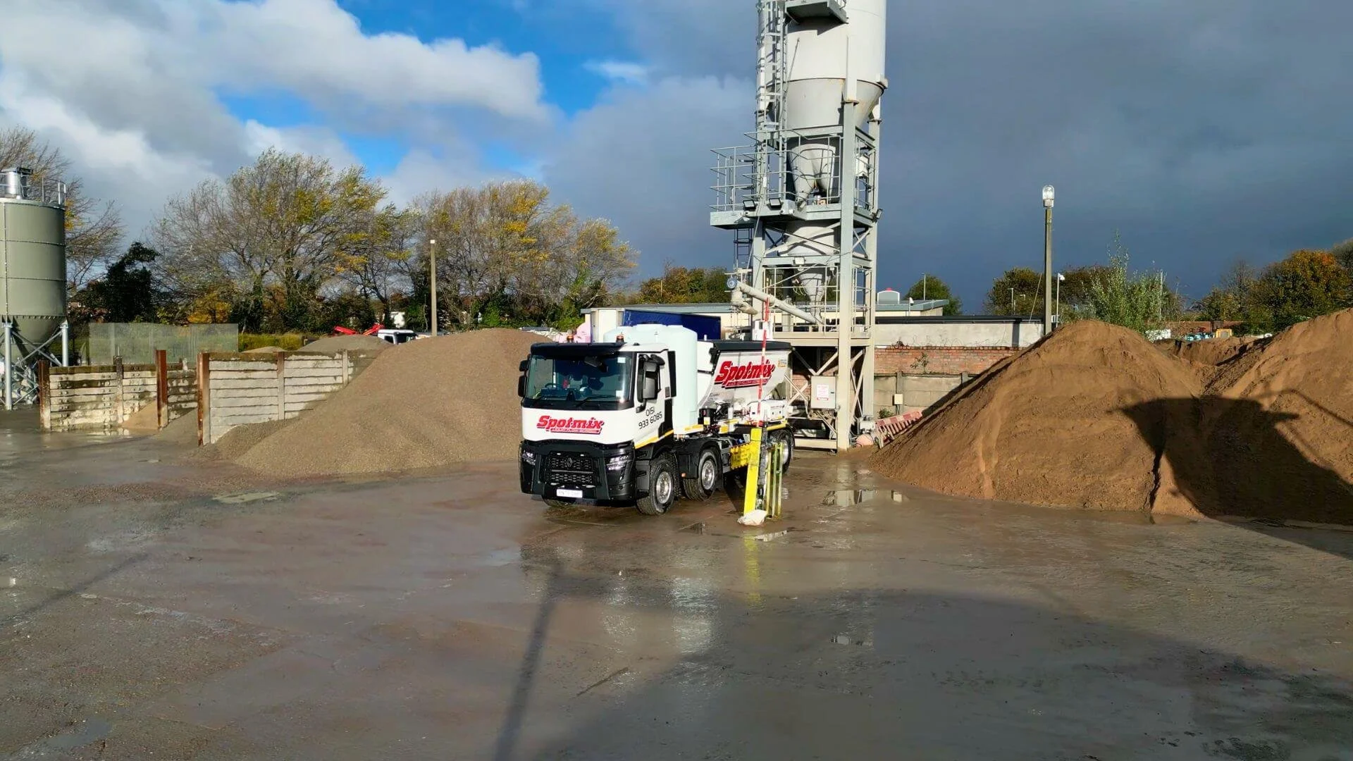 Spotmix-liquid-screed-1.jpg