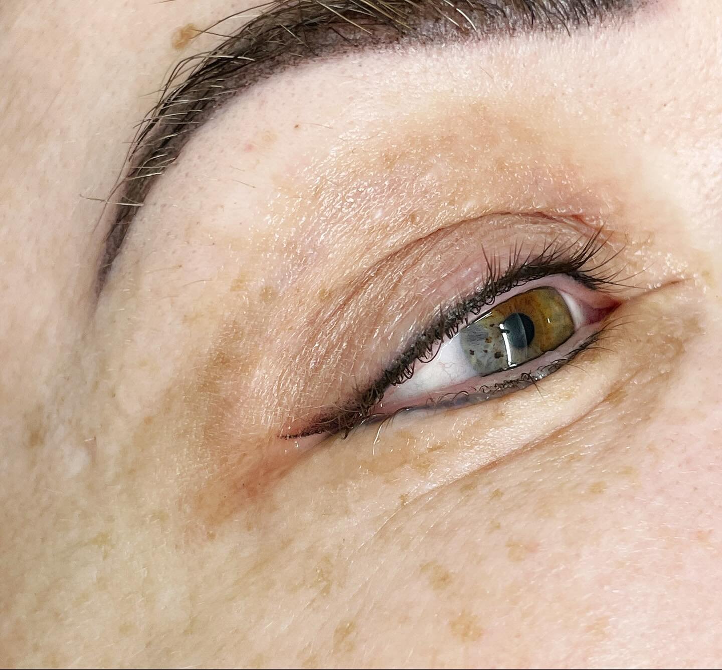 ✨Let me put my fairy Godmother glasses on and read you a story ✨

Once upon a time, she had lovely upper and lower eyeliner from another artist. It had faded, shifted in colour, and It had served its time. At first it was magical, but after some time