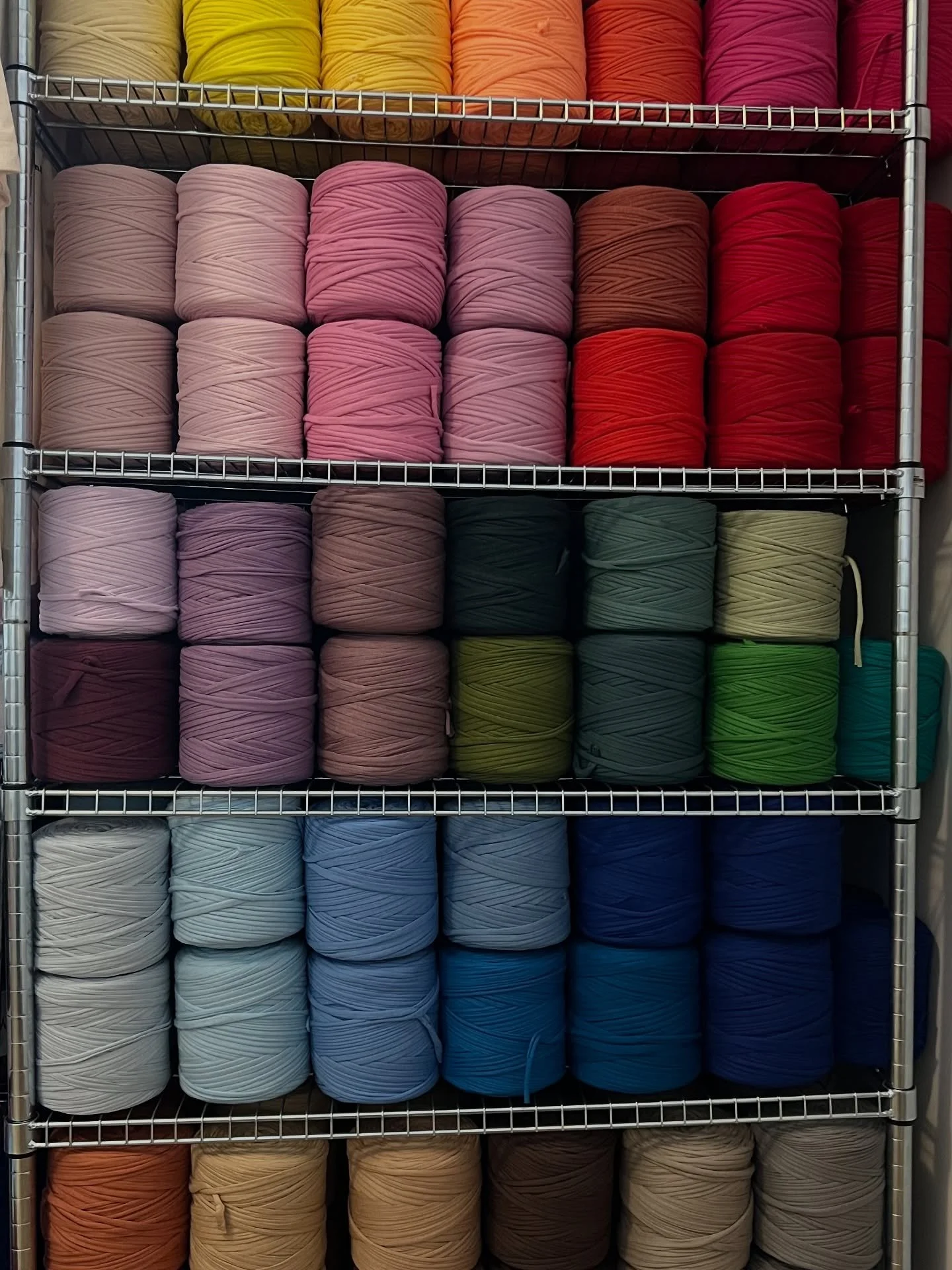 Fresh fall tones are here! Our recycled textile yarn got a cozy seasonal update. Swipe to see some of the new colors or explore them all via the 🔗 in bio. 🎊🍂🌾 

#textileyarn #tshirtyarn #autumncolors #colorinspo #crochet #crochetbag #chunkyyarn