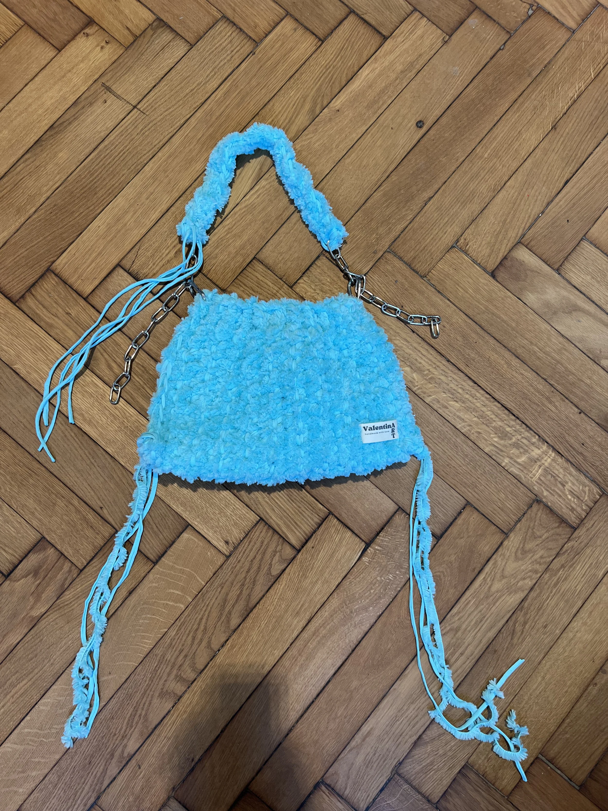 BAGGLE BAG (midi) / diamond blue fluff