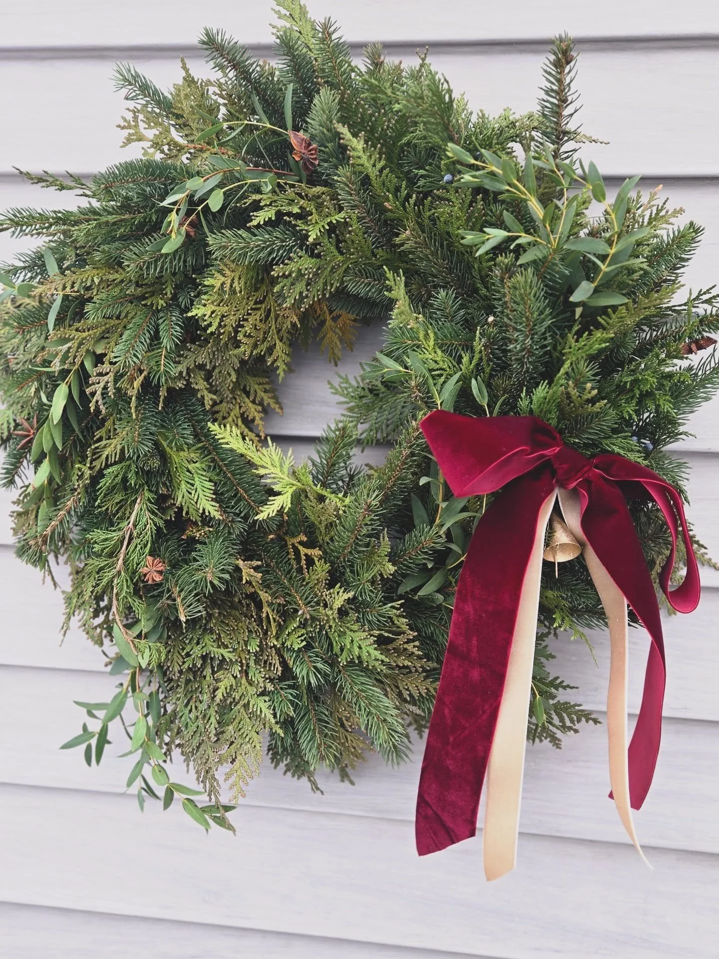 A wreath for myself today. 

Enjoy the beauty of today. There's always good to see. 

💓🎄 A.
