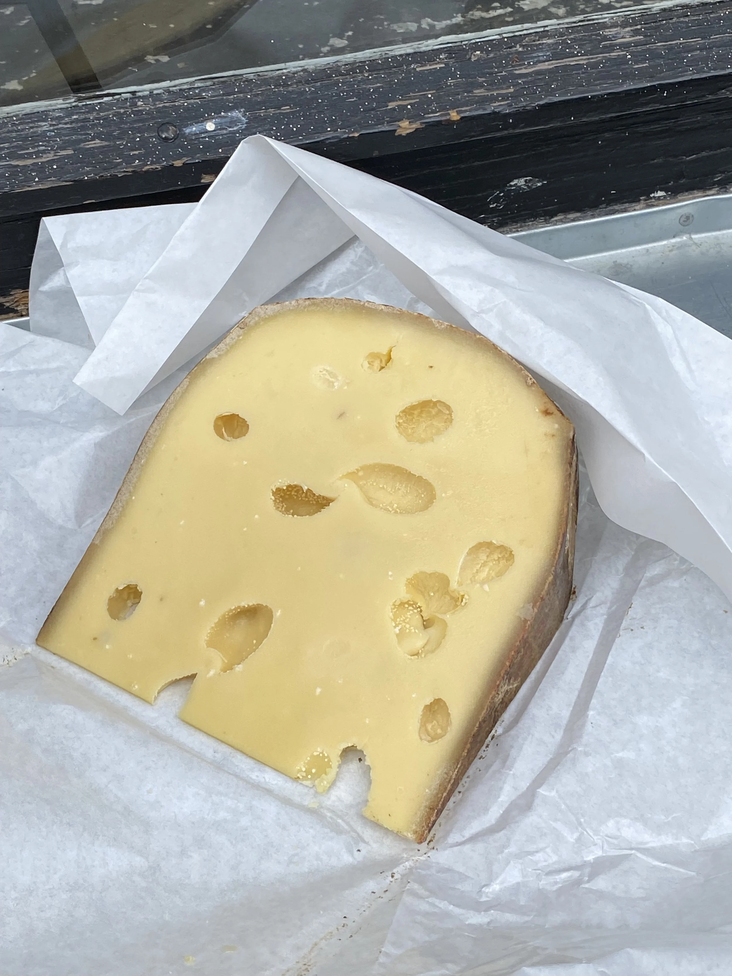 Raw milk cheese