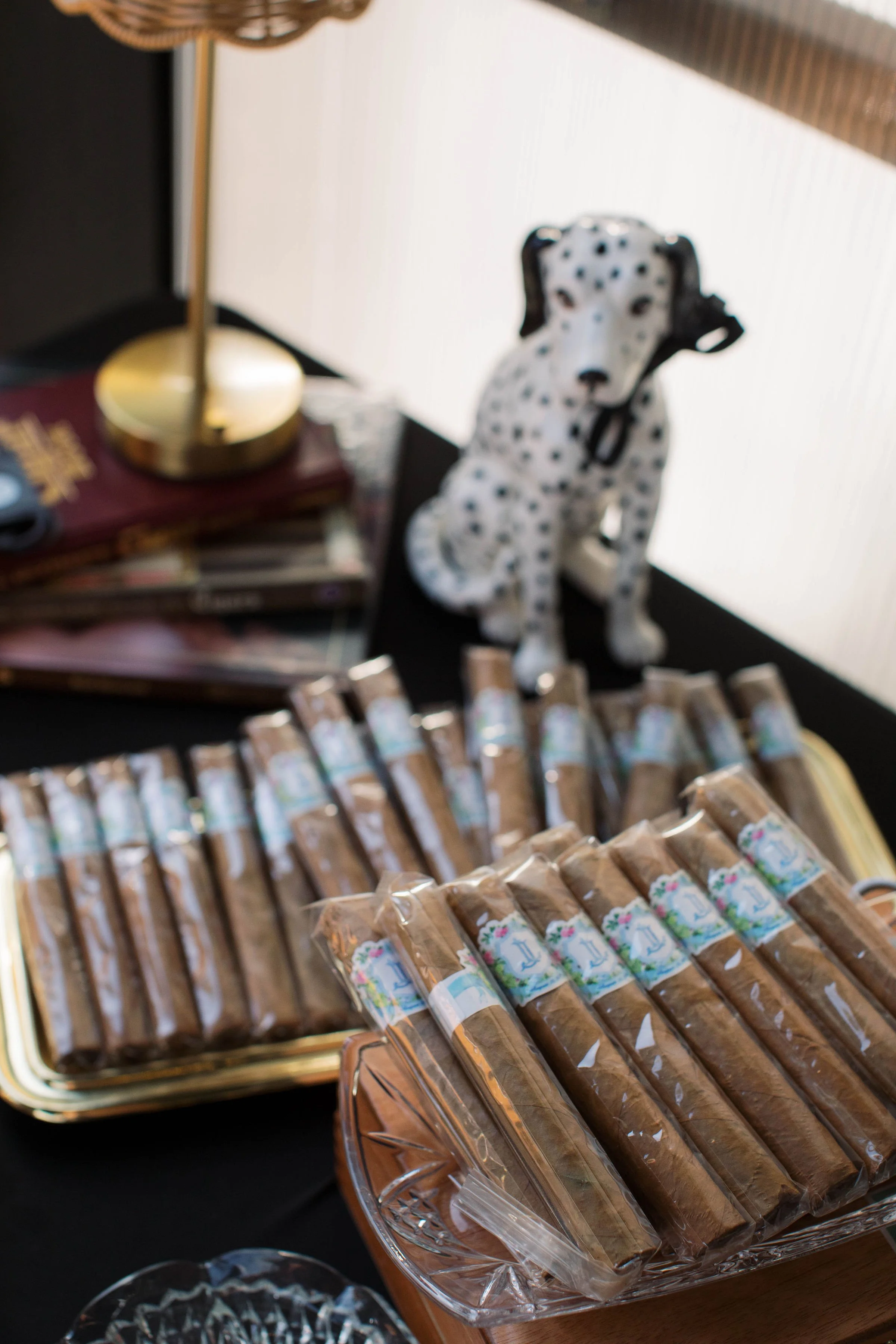 elegant-cigar-bar-wedding-reception-sigarscom.JPG