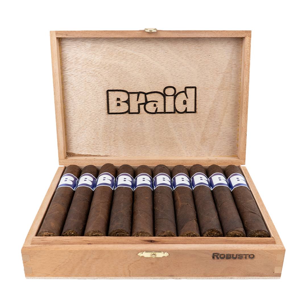 Open wooden box of 10 cigars with 'Braids' and 'Robusto' labels.