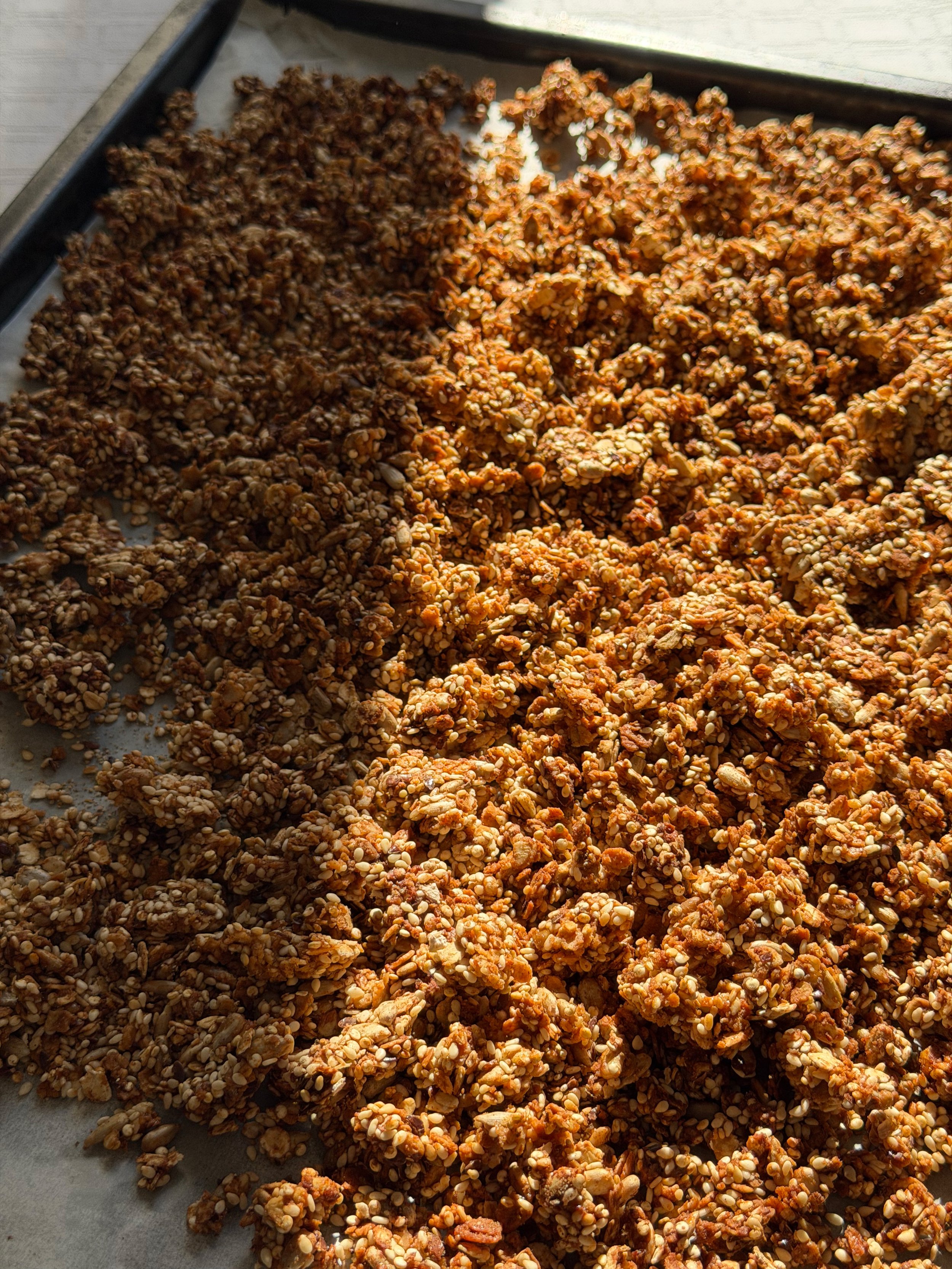 Granola με κινόα και ταχίνι