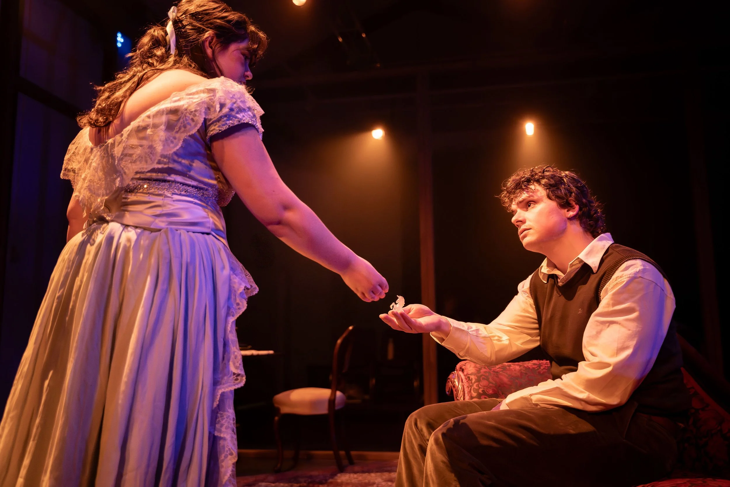 2025_THE_GLASS_MENAGERIE_OLIVER_HALL_PH_MATTHEW_CHEN12.jpg