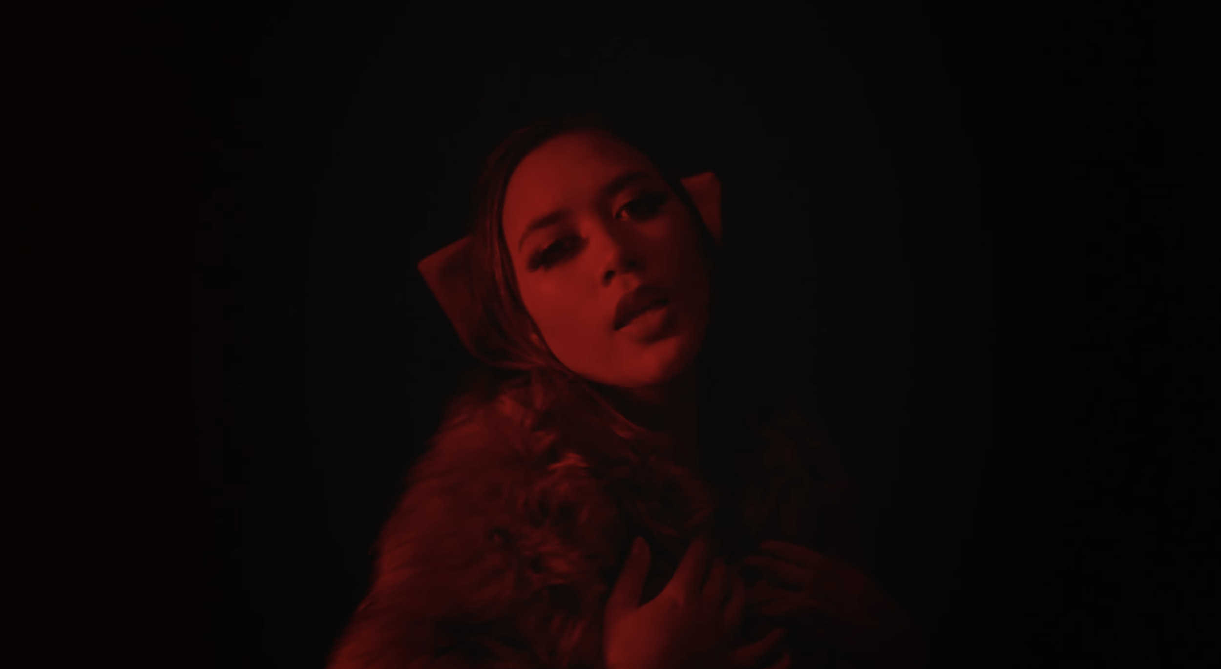 2026_TOO_LONG_MV_OLIVER_HALL_PH_DARCY_MICHELL3.png