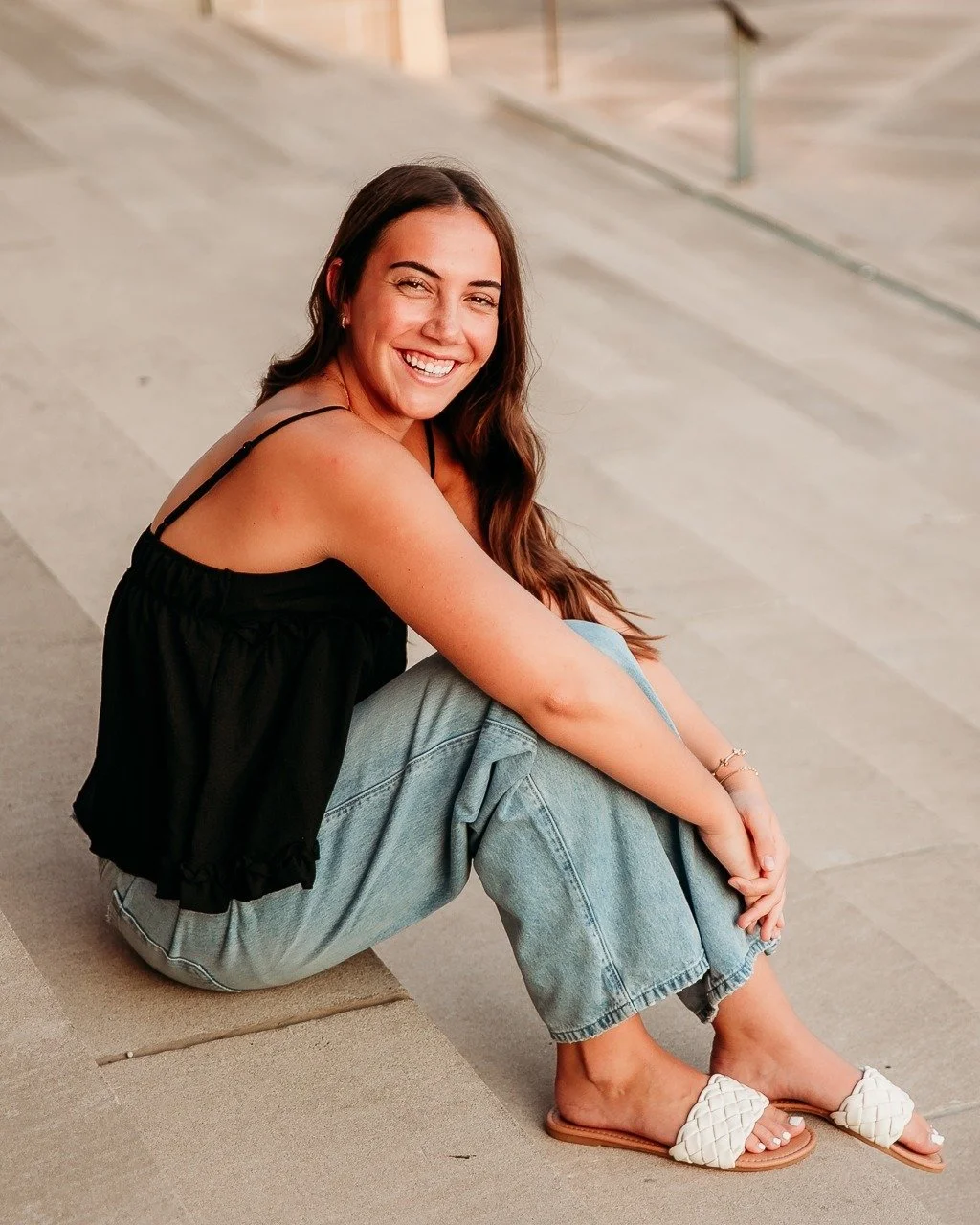 Senior season continues!! 🎓✨ Meet Jordyn, Class of 2026! I&rsquo;ve been friends with her parents long before she came into this world, so seeing her as a senior feels surreal&mdash;where does the time go?! Watching our kiddos grow up right before o