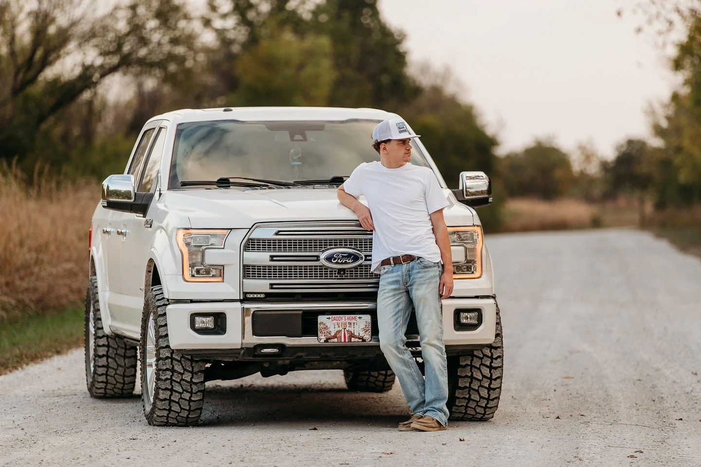 Just a guy, his truck, and a bright future ahead!! I love when seniors bring something special to their session... this one even recreated a few of his dad&rsquo;s senior photos. How fun is that?!

#classof2026 #seniorphotos #seniorphotographer #kans