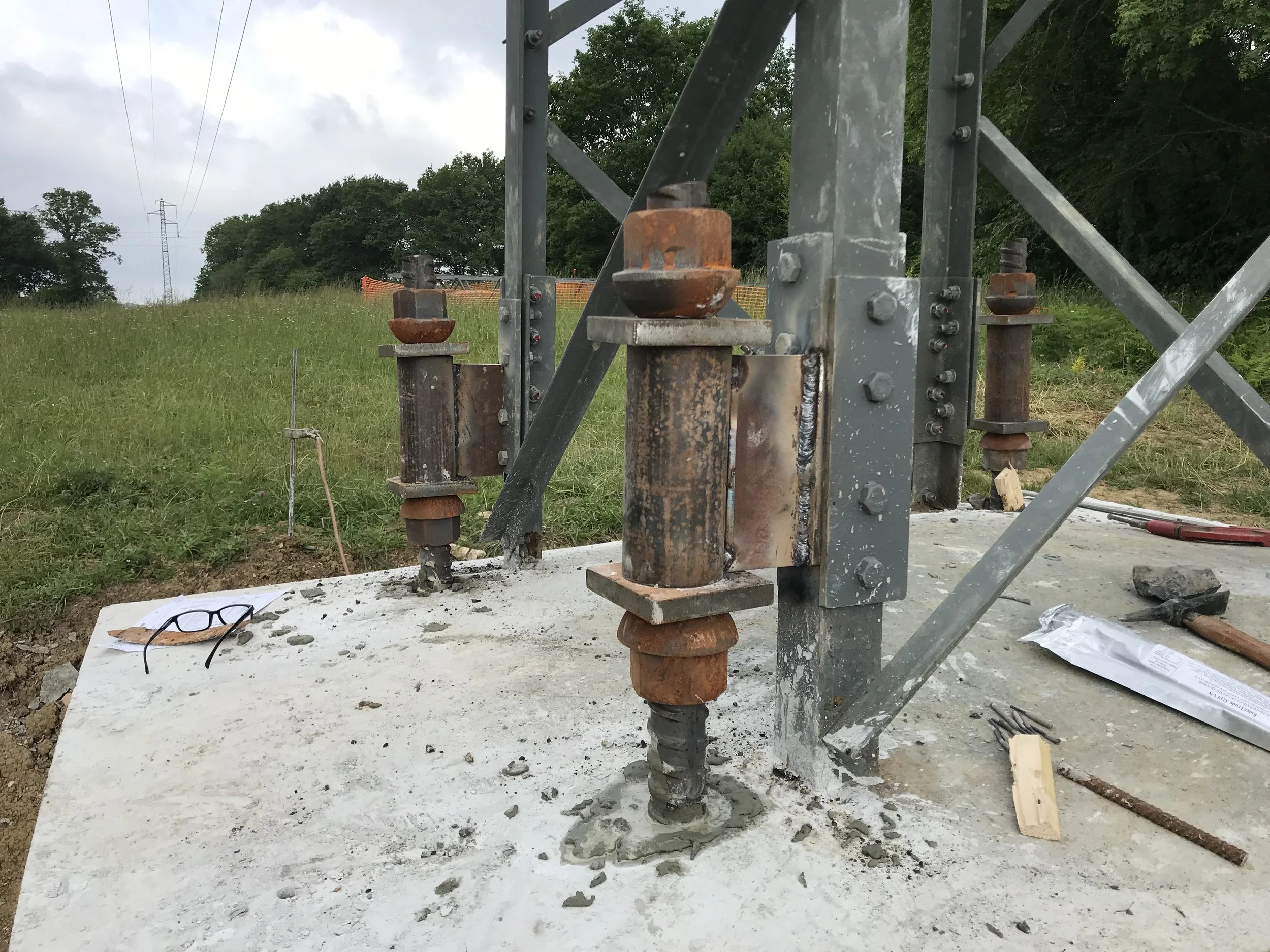 Lebon Services - fondations de pylones electriques sur lignes à haute tension