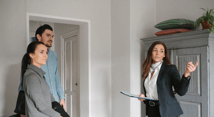 How Real Estate Agents Help You Move Without Fear