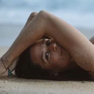 Contractions and expansions everyday.

Lonely parts.
Inspired parts. 
Abandoned parts. 
Runner parts. 
Cozy parts. 
Critical parts. 

Constantly reminding parts that this is just a season.

So grateful for support from my team and village.

Reading t