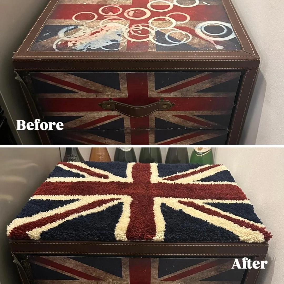 Ein tolles Beispiel daf&uuml;r, wie vielseitig Tufting sein kann. 😍

In diesem Fall wollte eine Teilnehmerin ihre Kommode mit sichtbaren Wasserflecken aufwerten. Nach dem Abstimmen der Ma&szlig;e der Kommode sowie des Motivs (Flagge von UK 🇬🇧 &nda