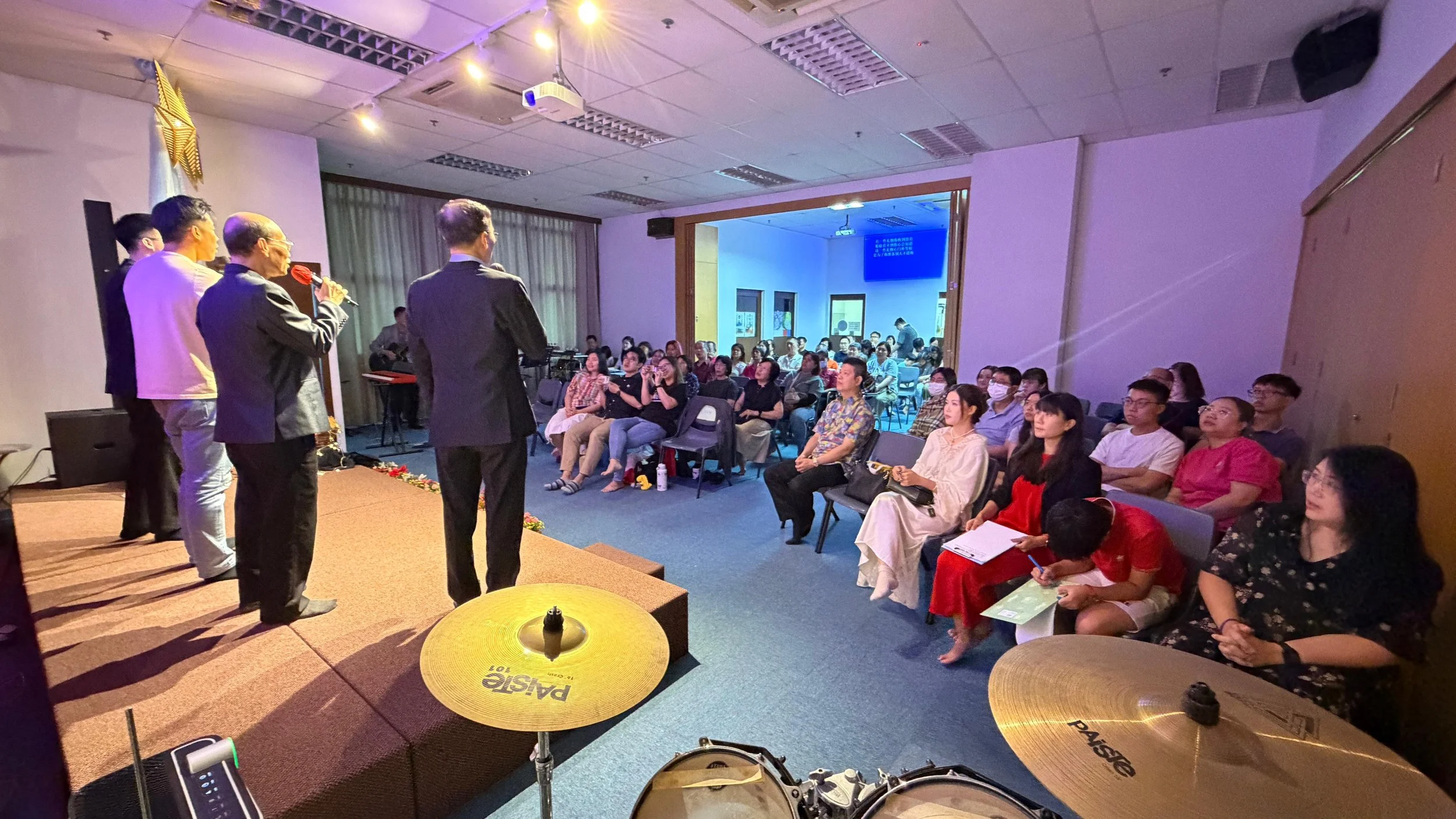 四人组献唱 1.jpg