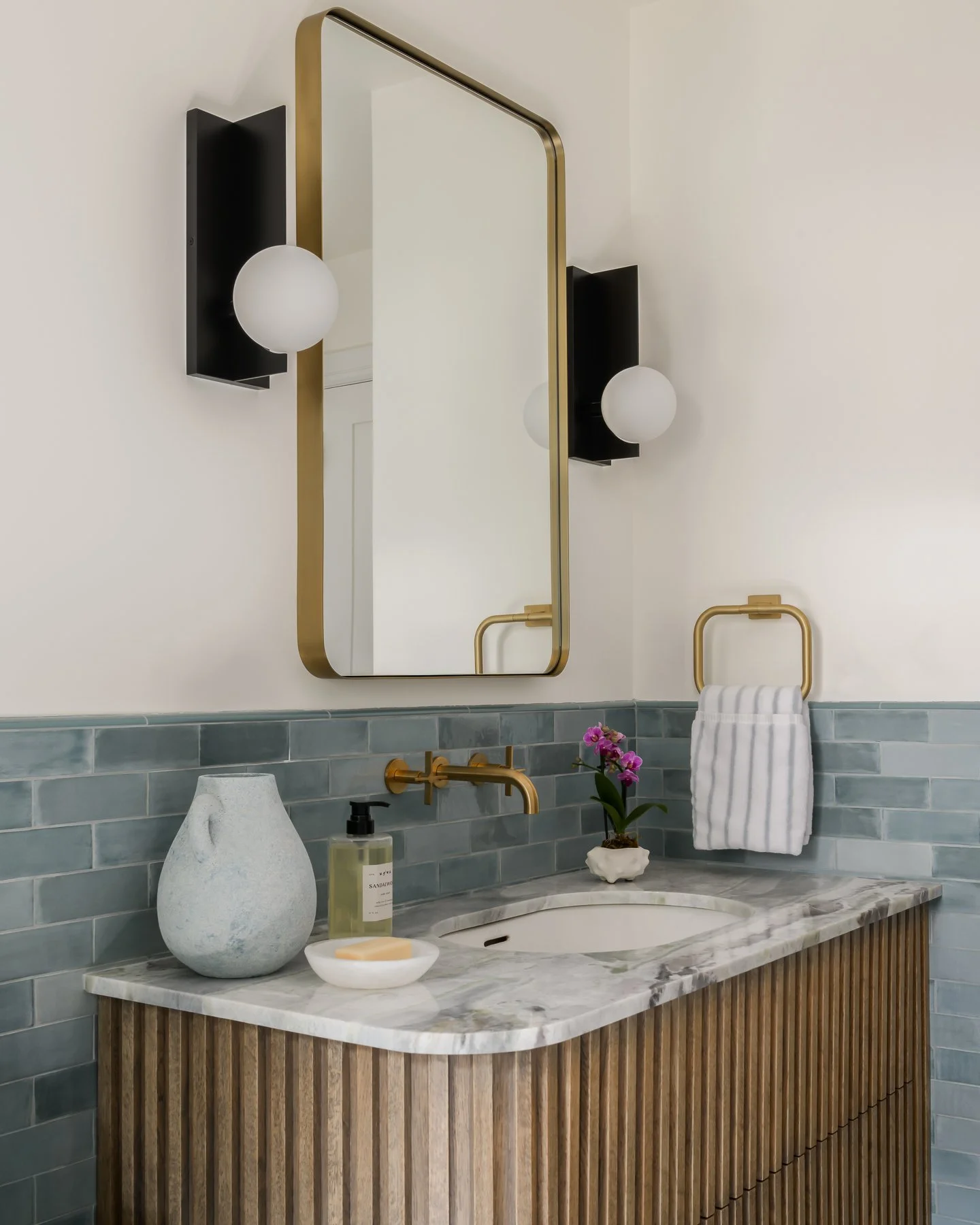 ✨ It&rsquo;s all in the details ✨
The faucet height, the tile line, the sconces, the mirror placement, none of this is good luck. These details are carefully mapped out long before construction begins.

As designers, we create detailed elevations (ou