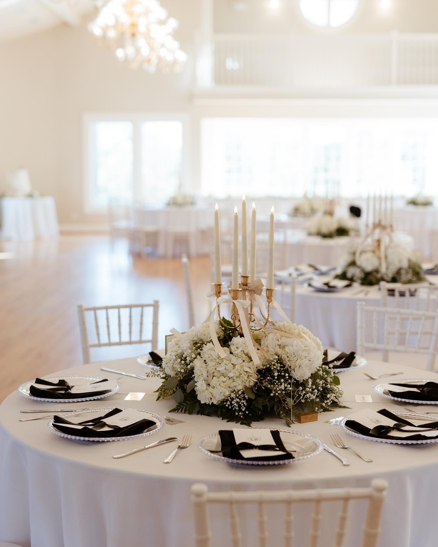 Who places all the decor that you bring in? 🙋🏻&zwj;♀️ That would be us! In fact, nearly every item you see in these photos was handled by our team on wedding day!

We call this &ldquo;Event Styling&rdquo;and it is included in all of our packages to