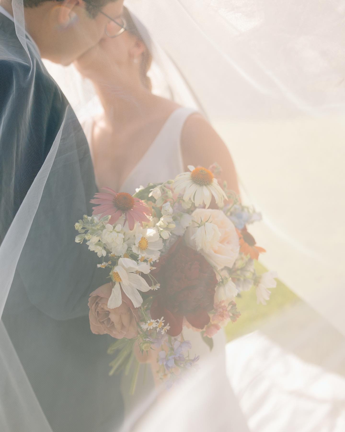 A glimpse into the sweetest summertime wedding for the most deserving lovebirds, Grace &amp; Aidan 🫶🏼🌸🌿🪞🍰🌤️

Vendor Team ✨
Venue: @thehawthornehouse
Planning: @fruitful_wedding 
Photography: @carlienicole.photography
Videography: @taymaliafilm